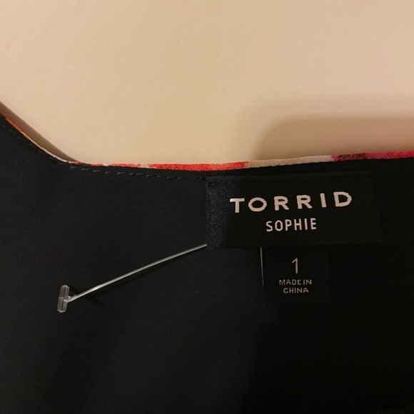 Torrid Sophie floral chiffon tank top, size 1 - Picture 2 of 3